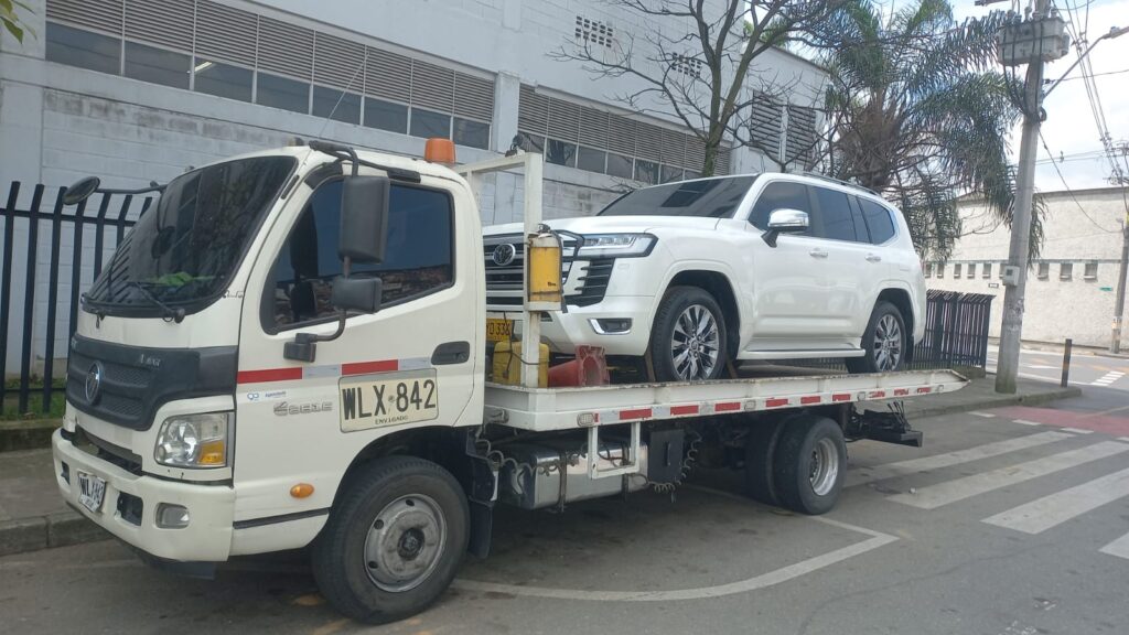 Grua para carro en medellin